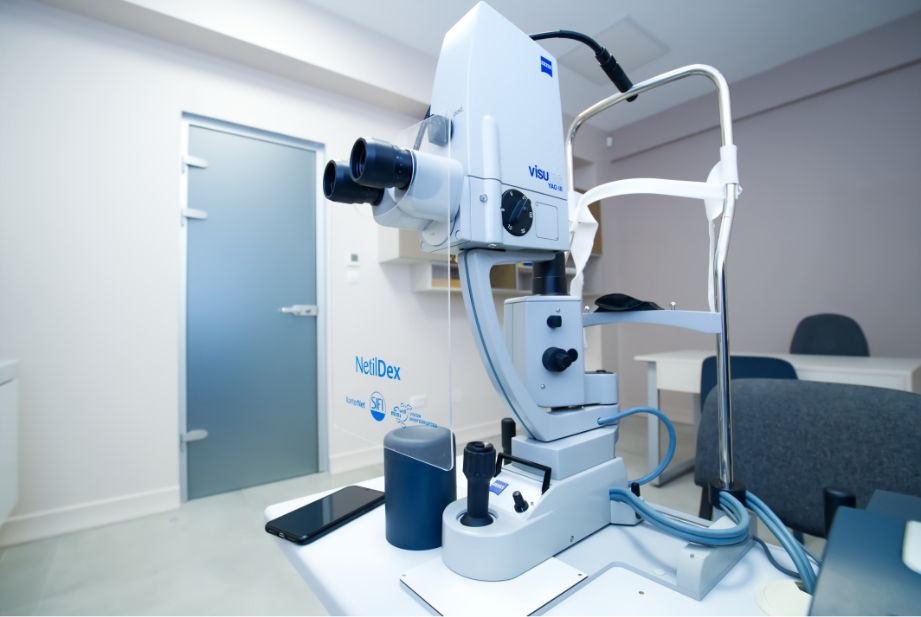 ZEISS VISULAS yag - clinica oftalmologica Dr Crenguta Feraru Iasi