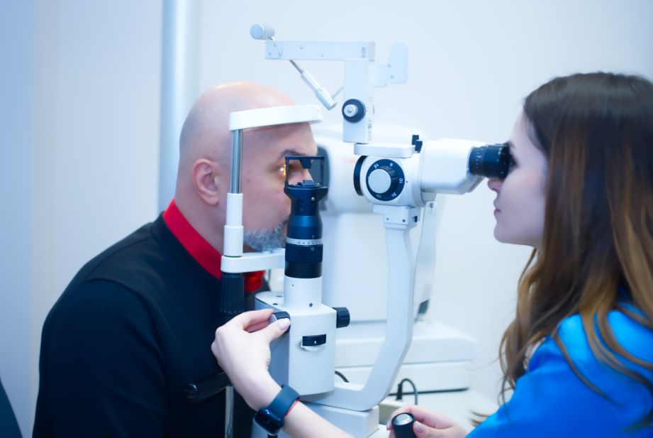 biomicroscop - clinica oftalmologica Dr Crenguta Feraru Iasi